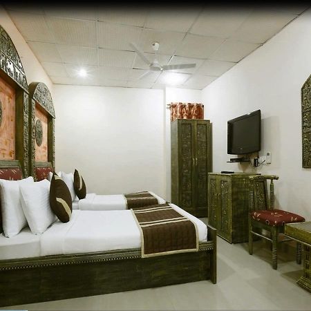 Hotel Green Lotus Dwarka Deli Quarto foto